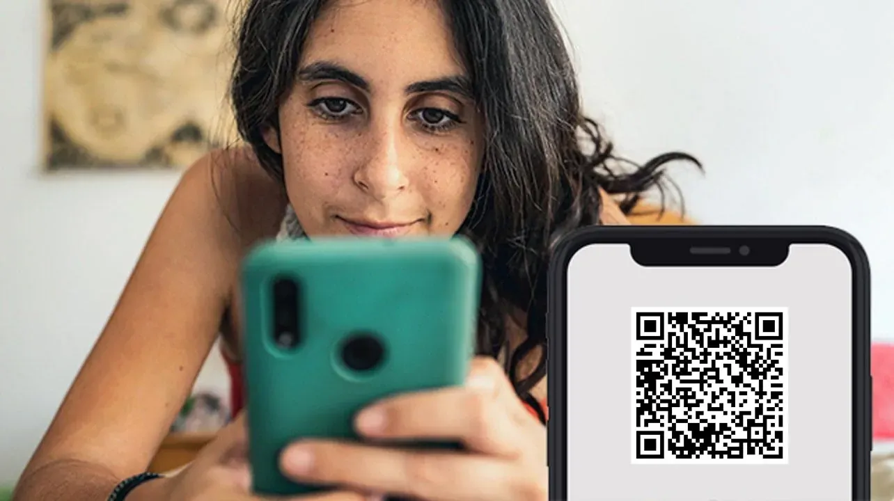 Patient accessing Walgreens COPD support portal via mobile interface designed by Unosquare for enhanced care accessibility