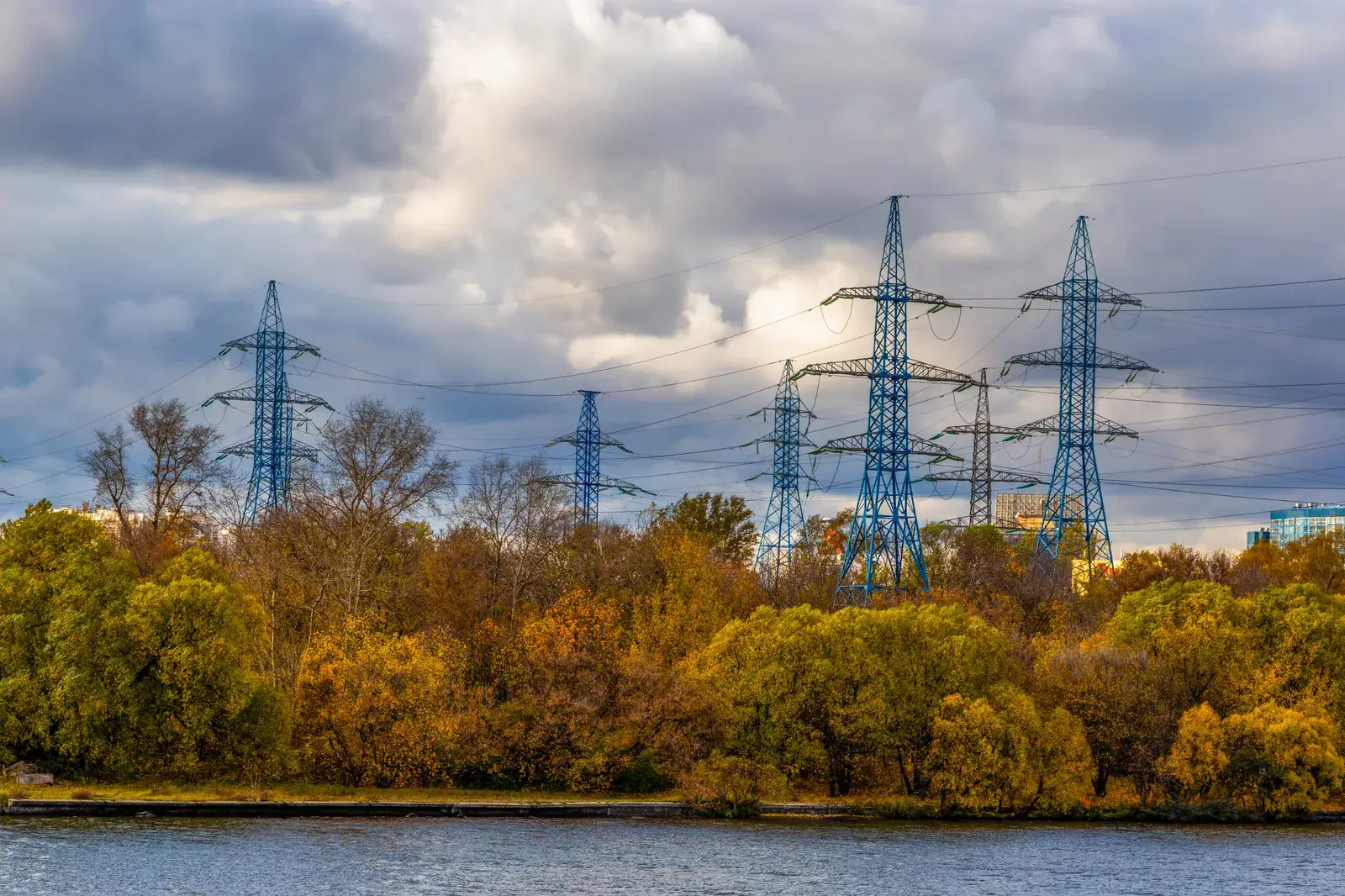 Cloud Infrastructure Modernization for Energy Saving Solutions